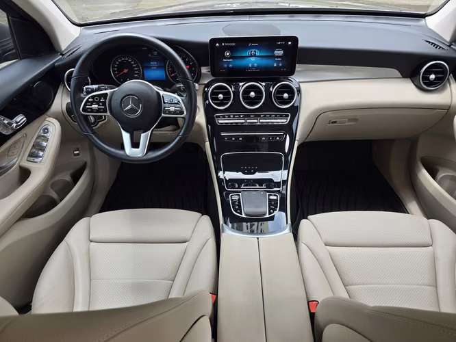 Mercedes-Benz GLC 200 | 2022 | 33,000 kms | Único Dueño