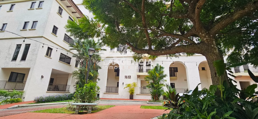 Albrook, Venta de Apartamento en Res. Embassy Village con vista al bosque