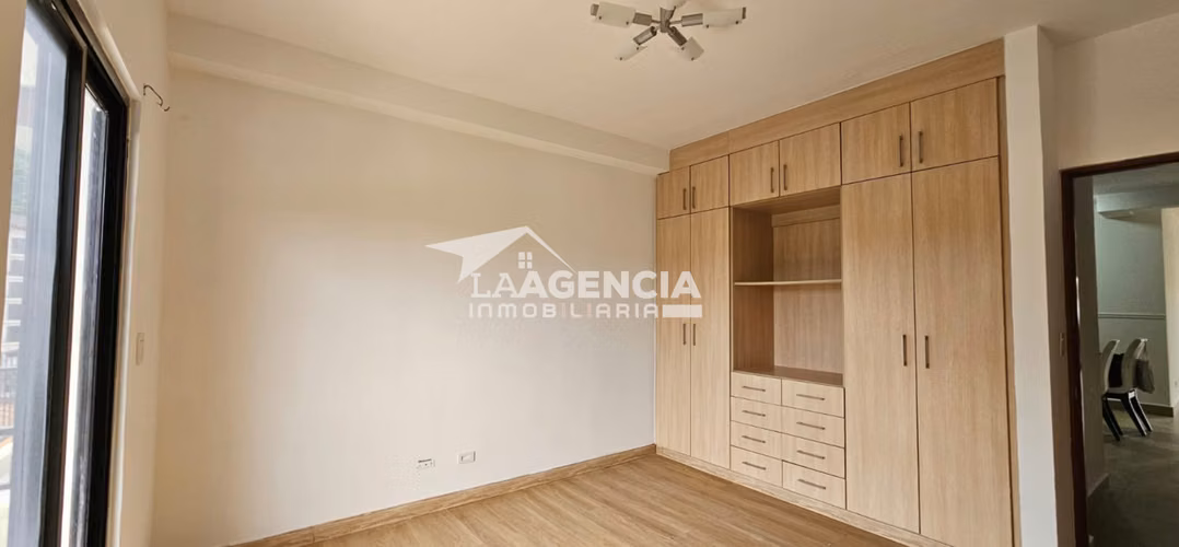 Alquiler, Apartamento en Res. Embassy Village con vistas al bosque