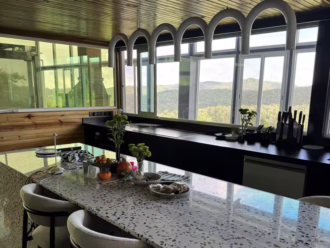 Se vende una casa en Cerro Azul con dos fincas. Negociable