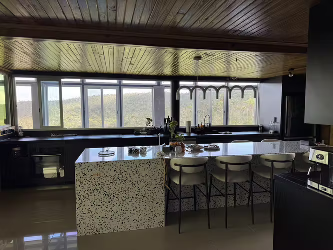 Se vende una casa en Cerro Azul con dos fincas. Negociable