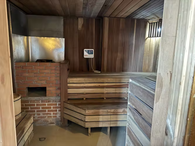Se vende una casa en Cerro Azul con dos fincas. Negociable