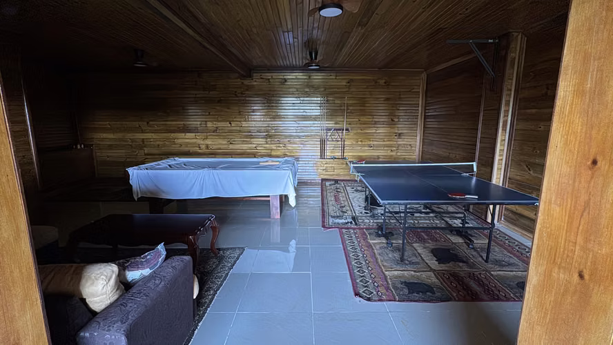 Se vende una casa en Cerro Azul con dos fincas. Negociable