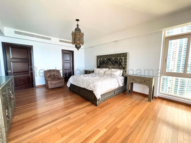 Venta de Apartamento en Punta Pacifica 27*262Mfk