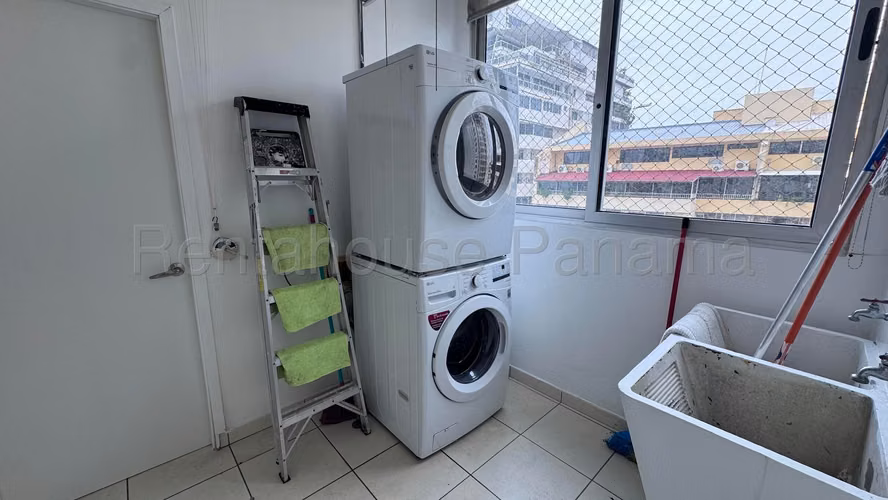 Apartamento en Alquiler en Paitilla. 27-297.