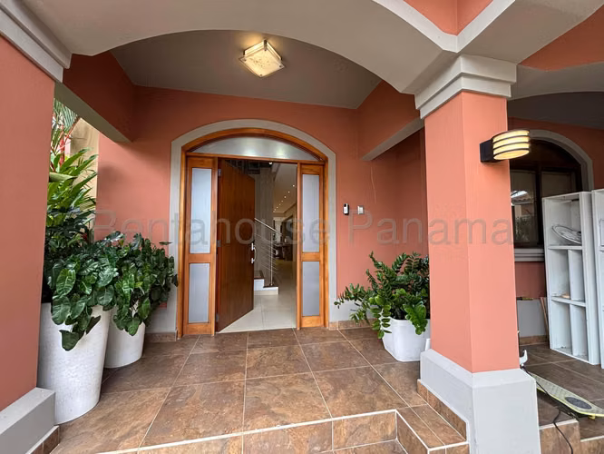 Casa en Alquiler en Costa Sur. 26-3783.