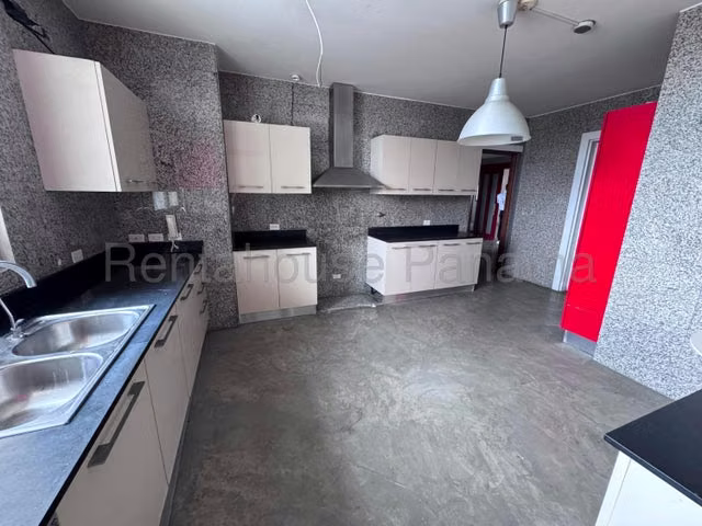 Apartamento en venta en Avenida Balboa YM