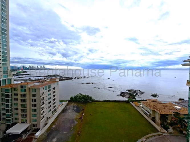 VENTA DE APARTAMENTO EN PACIFIC POINT PUNTA PACIFICA HQ