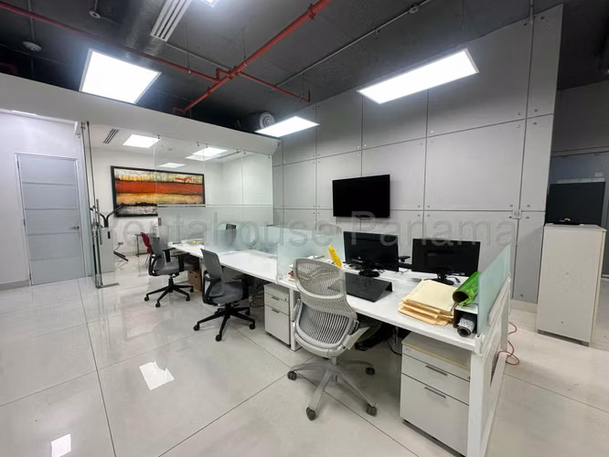 VENTA DE OFICINA EN SMOP OFFICE PLEX 71 SANTA MARIA HQ