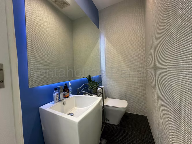 VENTA DE OFICINA EN SMOP OFFICE PLEX 71 SANTA MARIA HQ