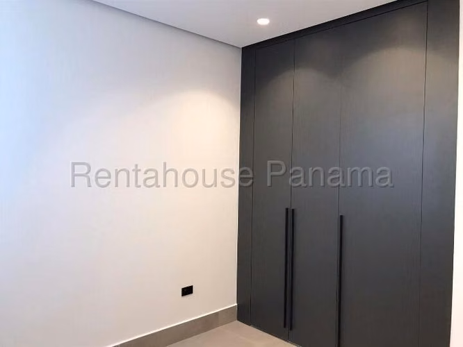Se Alquila Apartamento en Coco del Mar VLU26-9034