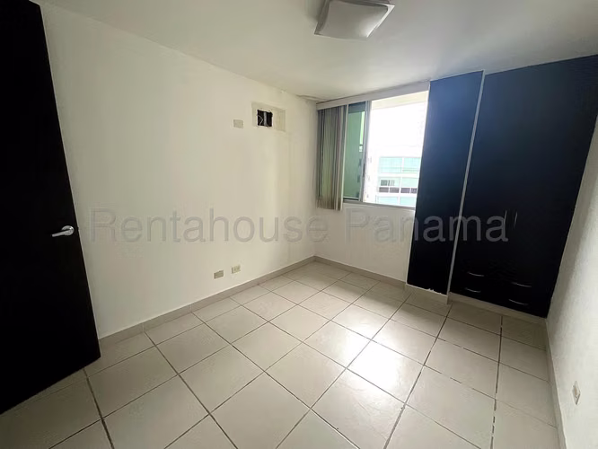 Se Vende Apartamento en Costa del Este VLU27-291