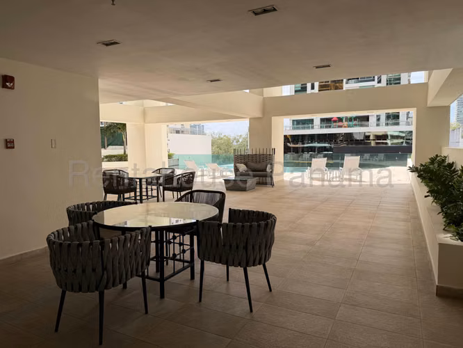 Se Vende Apartamento en Costa del Este VLU27-261