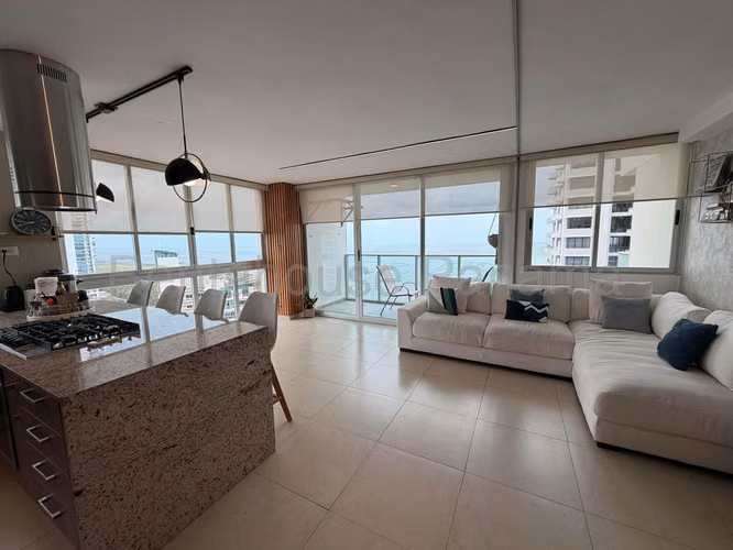 Se Vende Apartamento en Costa del Este MDV27-261