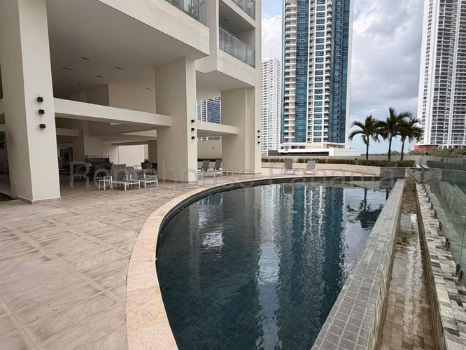 Se Vende Apartamento en Costa del Este MDV27-261