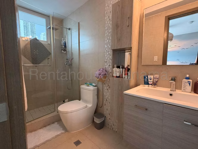 Se Vende Apartamento en Costa del Este MDV27-261