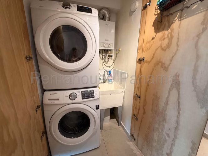 Se Vende Apartamento en Costa del Este MDV27-261