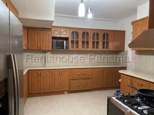 Venta de Casa con 373m2 en El Crisol PH El Crisol 27-287SR