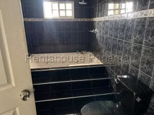 Venta de Casa con 373m2 en El Crisol PH El Crisol 27-287SR