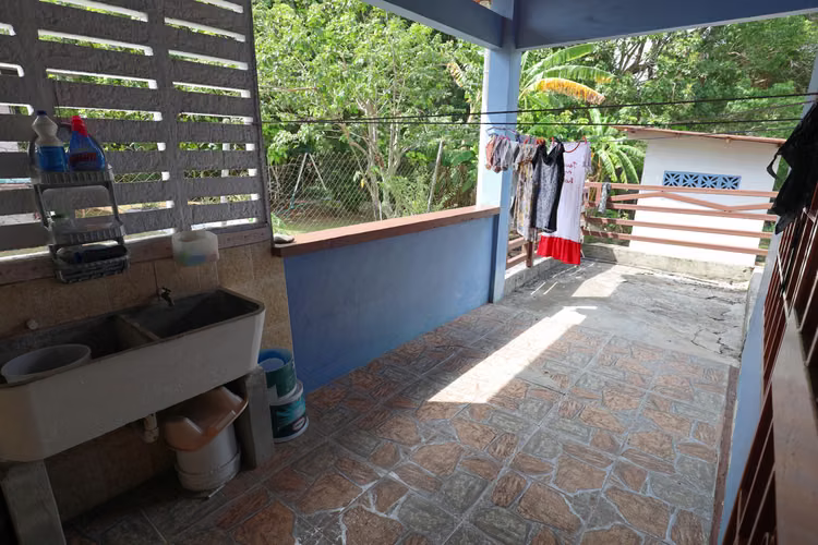 Casa céntrica con 2270m2 de terreno en Las Lajas Las Cumbres Panama Norte en Venta - Imagen 17