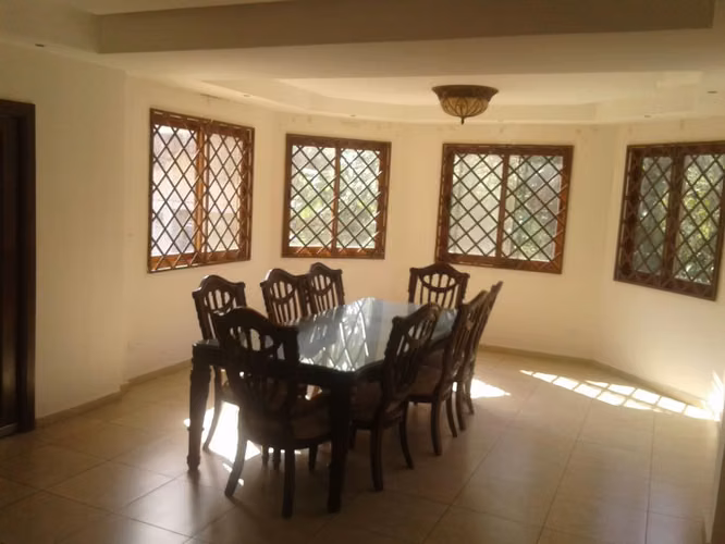 SE VENDE CASA EN ALBROOK (Ancon)