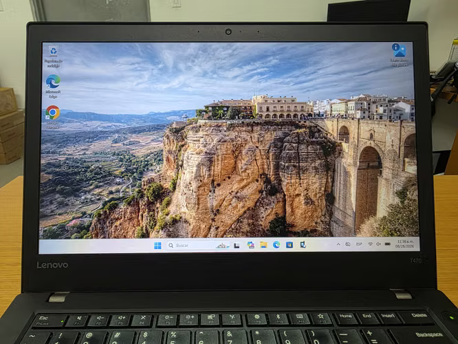 Laptop Portátil Lenovo T470 Intel i5-7300U CPU 2.60GHz 8Gb RAM 238Gb HDD SSD Doble Batería - Imagen 4