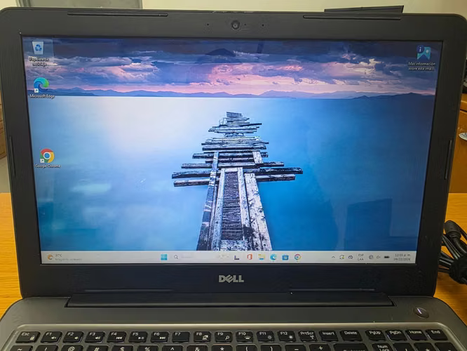 Laptop Portátil Dell Inspiron 15 5567 Intel i5-7200U CPU 2.70GHz 8Gb RAM 238Gb HDD SSD Batería - Imagen 2