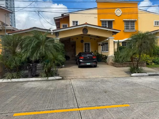 Amplia habitación amuebladada