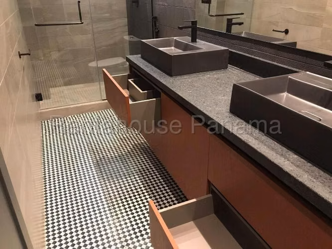 Alquiler de Apartamento de 3 Recamaras en Coco del Mar MS