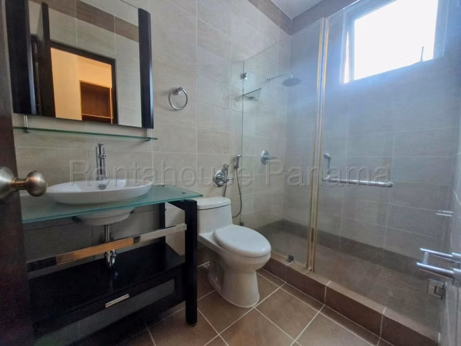 Alquilo Apartamento con vista al mar en Punta Pacifica MS