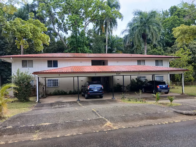 Prime property in excellent condition and move-in ready! - Clayton