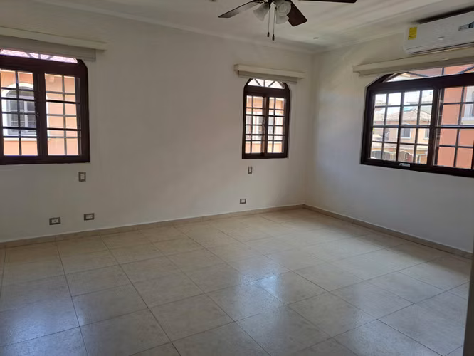 Alquiler de Casa Duplex en el Residencial el Doral - Costa Sur - Imagen 5