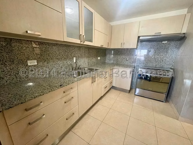 Se Alquila Apartamento en Costa del Este KA27-153