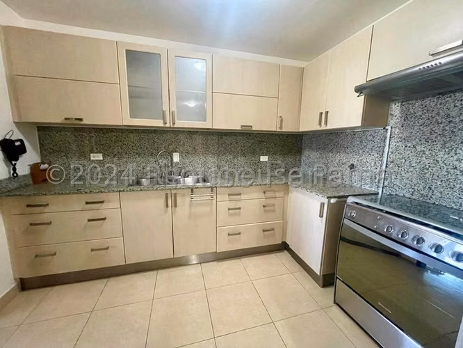 Se Alquila Apartamento en Costa del Este KA27-153