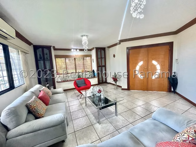 Se Vende Casa en Villa Lucre KA26-3037