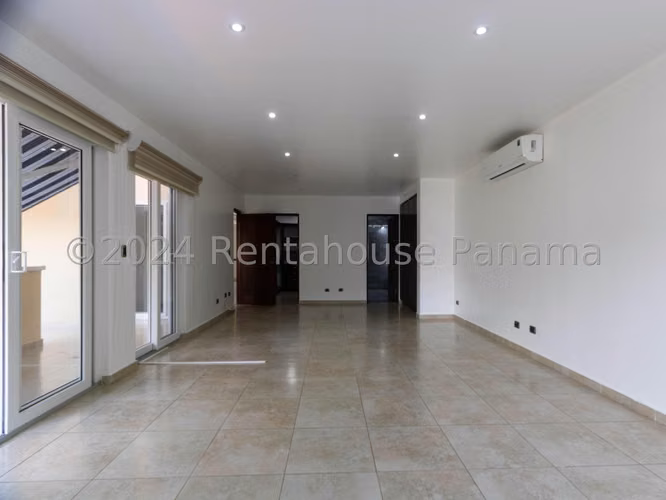 VENTA DE CASA EN CAMINO DE CRUCES ANCON HQ