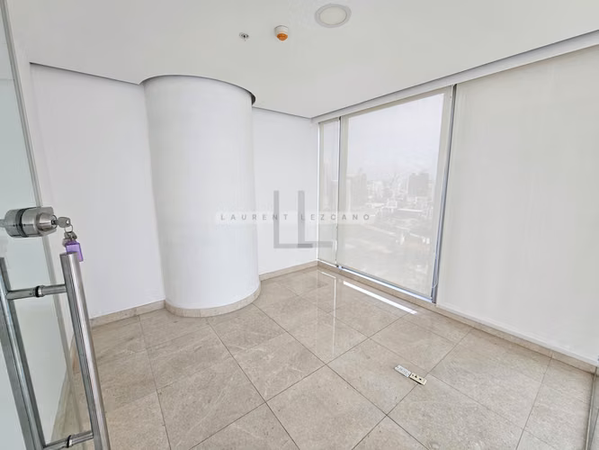 Vendo Oficina remodelada en Oceania Business Center. Punta Pacífica. Haga una oferta