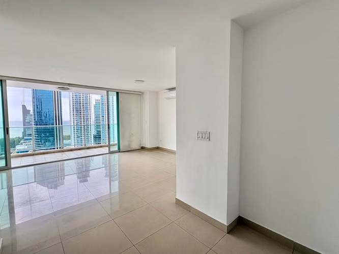APT 3R2.5B2P WHITE LINE SEA VIEW ON EAST COAST 1600