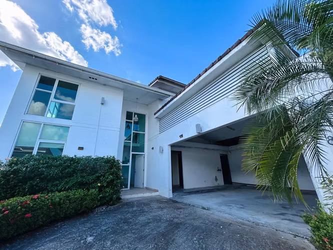 VENDO EXCLUSIVA CASA EN ALTOS DE PANAMA