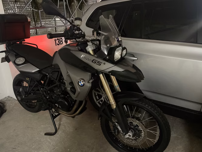 Moto BMW GS F800 solo 10500 KM, ganga $6000