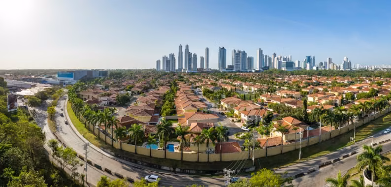(04)Venta de Lujo: Celeste en Santa María – Diseño Premium y Estilo de Vida Tipo Resort