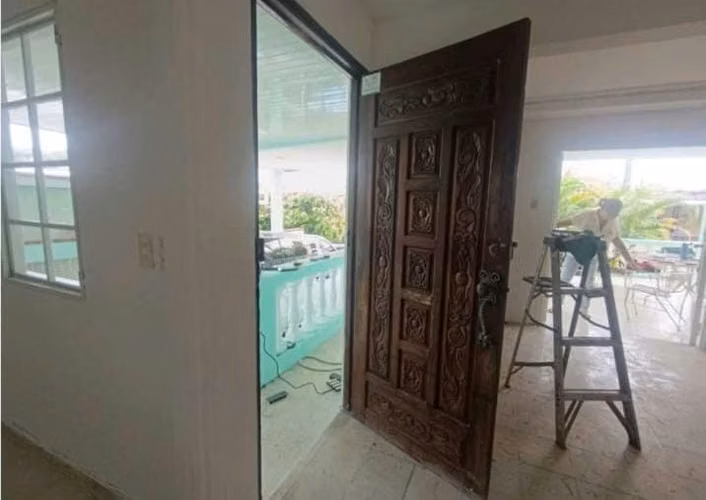 TUMBA MUERTO / OPORTUNIDAD / CASA 3 REC 2 BAÑOS / TERRAZA