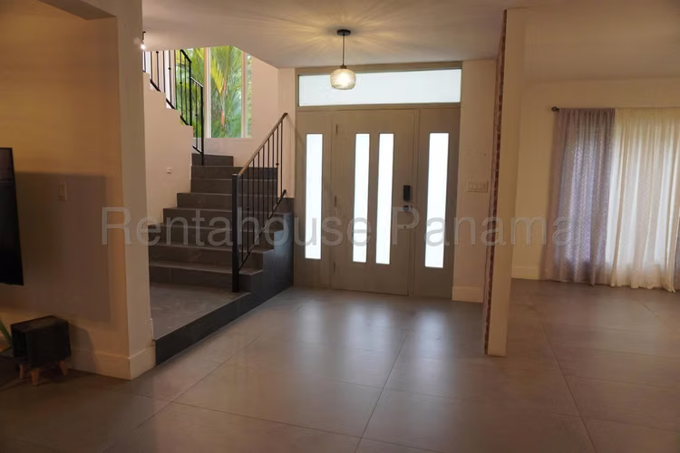 Casa en Venta Área exclusiva de Calyton