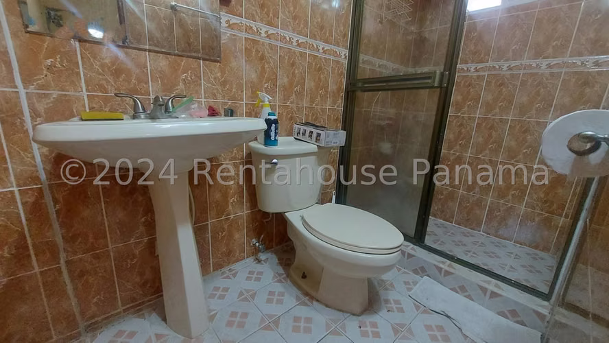 264553. Se vende casa en Praderas del Rocio, 3 recamaras, 2 baños, terraza
