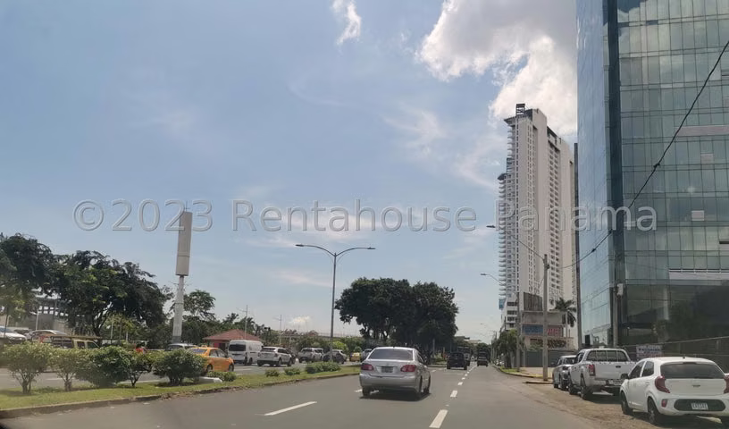 SE VENDE TERRENO EN AV BALBOA 24CDY3980