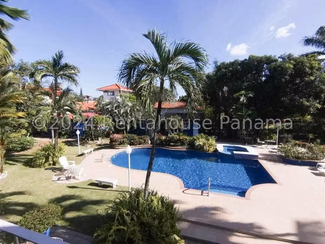 SE VENDE HERMOSA CASA AMOBLADA 25CDY804