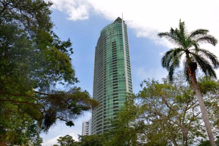SE VENDE ESPECTACULAR APARTAMENTO DE LUJO 26CDY1461