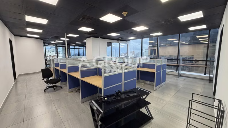 Plaza Banco General - Calle 50 - Se Alquila oficina amoblada