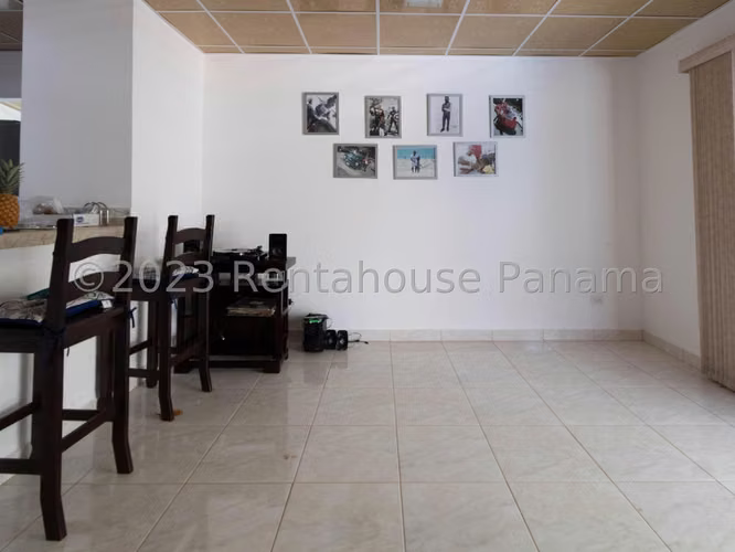 House for sale in San Carlos