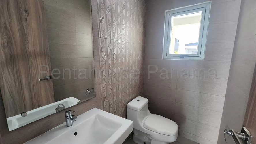 Casa en Venta en Altos de Panamá AFC 26-4904